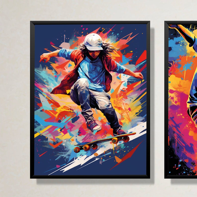 Puede incluir: Una pintura abstracta colorida de una persona haciendo skate. La persona lleva una chaqueta roja, una camisa azul y una gorra de b&eacute;isbol blanca. La tabla de skate es amarilla y negra. El fondo es azul oscuro con salpicaduras de color.