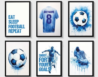 Puede incluir: Seis impresiones en acuarela enmarcadas con temática de fútbol. Las impresiones presentan una camiseta con "ANY NAME" y el número 8, balones de fútbol, un jugador de fútbol, una bota de fútbol y el texto "EAT SLEEP FOOTBALL REPEAT" y "SHOOT FOR YOUR GOALS."