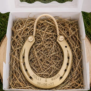 Herradura de oro de la suerte: herradura usada auténtica, perfecta para un regalo de bodas, aniversario o decoración del hogar. Grabado disponible, caja de regalo.