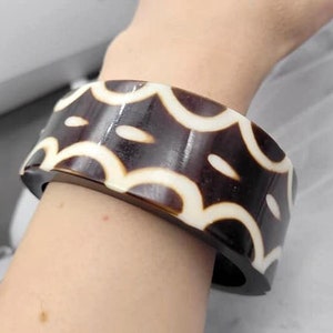 Vintage horn and bone bangle, chunky bracelet, brown bangle