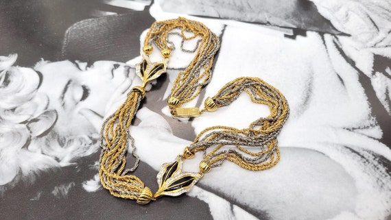 Vintage vogue silver necklace hotsell
