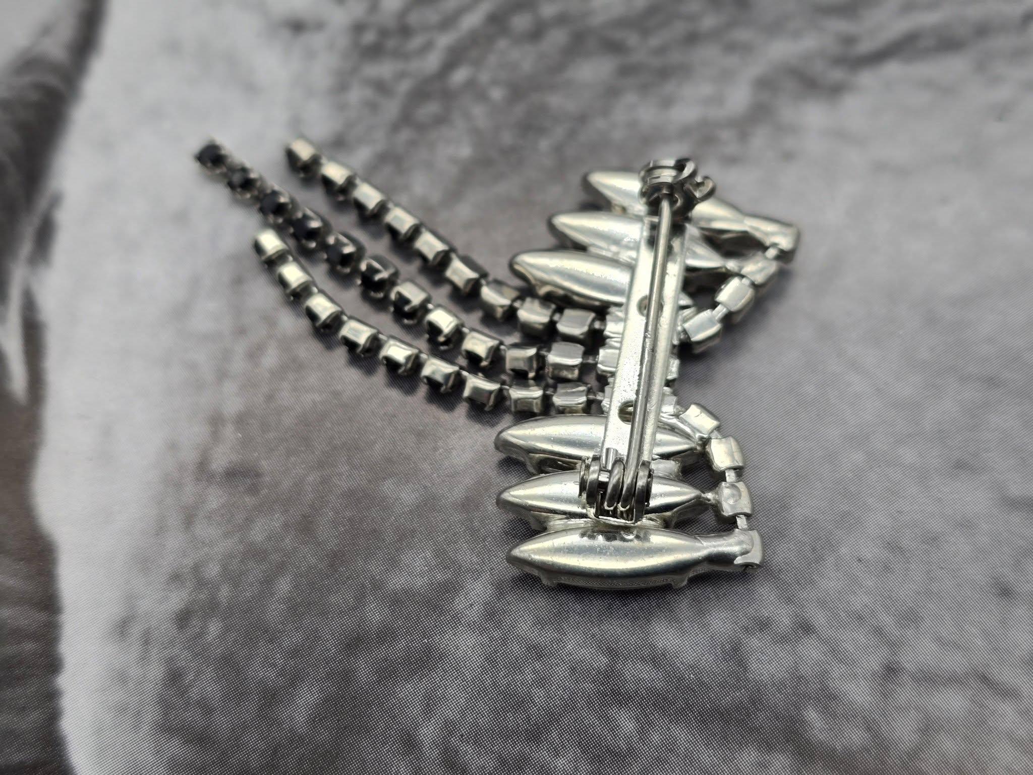 Broche Bijou Vintage Noeud Années 70 Avec Cristal Et émail Noir - Occasion