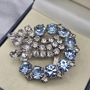 Vintage Czech style  brooch, Victorian style Brooch, gold metal brooch decorated with blue and clear crystals, vintage jewellery brooch