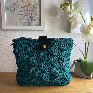 Gehäkelte Handtasche in der Farbe Grün, Sommertasche Bild 3