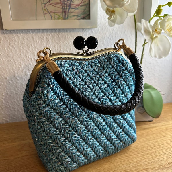 Handtasche mit Kussverschluss, Garn mit Lurex, Glitzernde Clutch