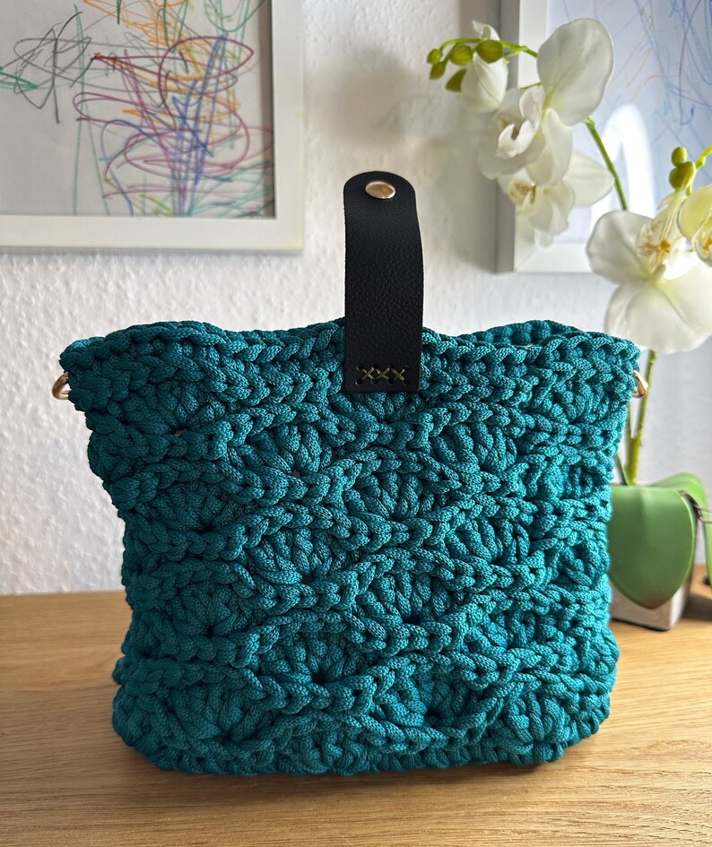 Gehäkelte Handtasche in der Farbe Grün, Sommertasche Bild 5