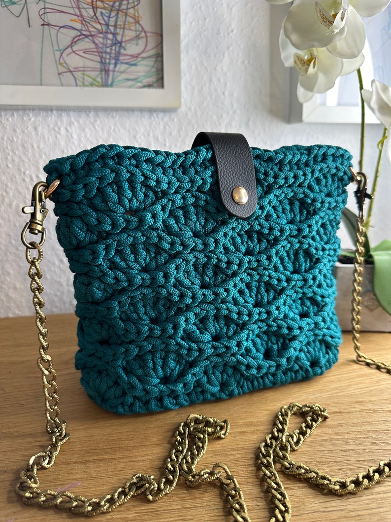 Gehäkelte Handtasche in der Farbe Grün, Sommertasche Bild 8