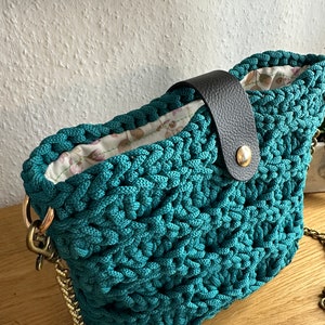 Gehäkelte Handtasche in der Farbe Grün, Sommertasche Bild 2