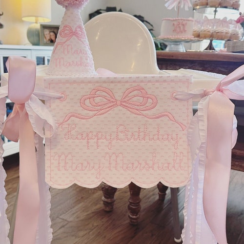 Bannière personnalisée d'anniversaire de fille, chapeau et décoration de gâteau / Première décoration pour fille / 1er anniversaire