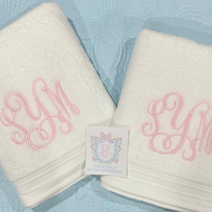 Monogram Bath Towel / Monogram Hand Towel/ Personalized Towel set / Personalized Bath and Hand Towel Set / Wedding Gift / Dorm Decor