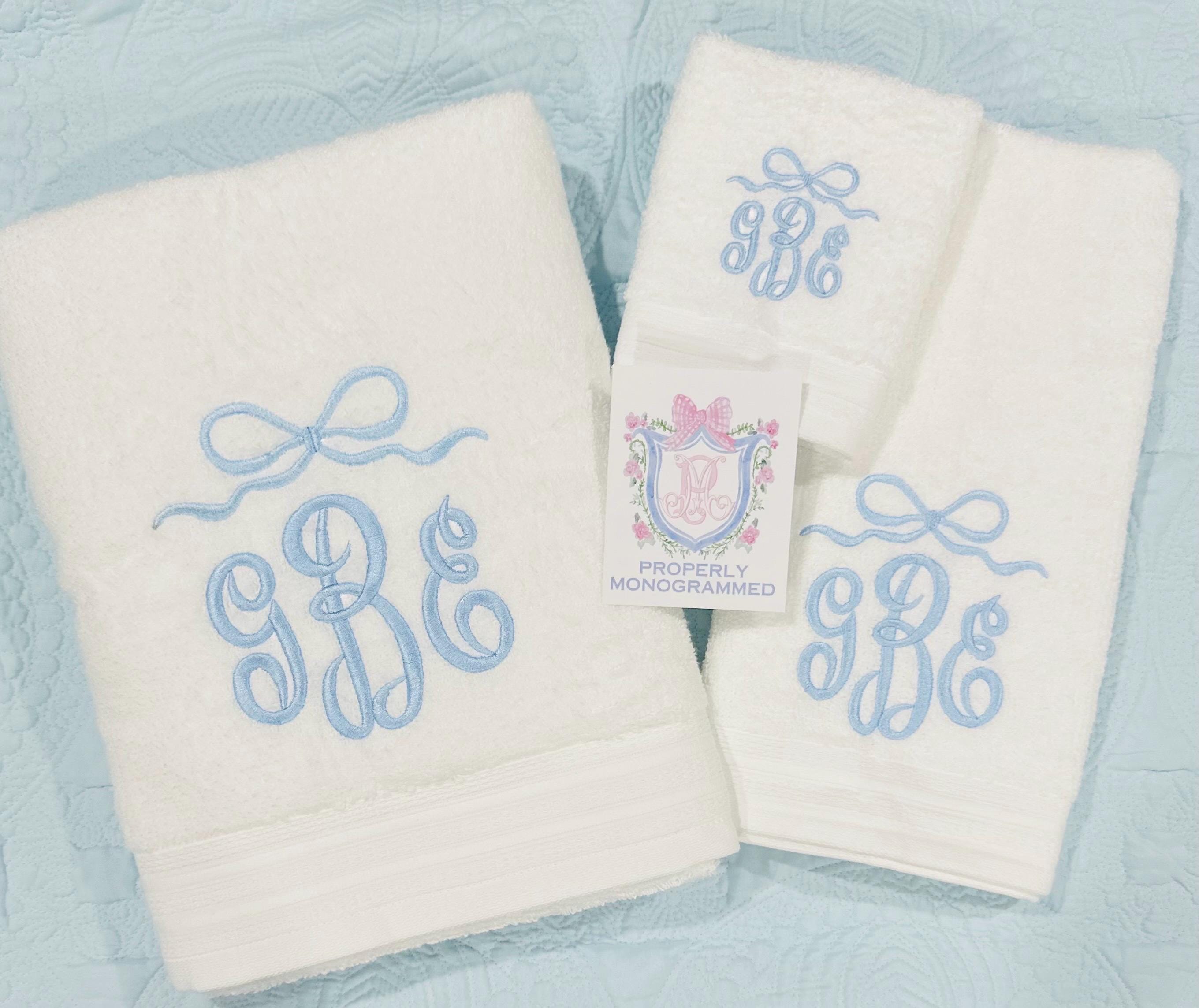 Monogram Bath Towel / Monogram Hand Towel/ Bow Personalized Towel set / Personalized Bath and Hand Towel Set / Wedding Gift / Dorm Decor