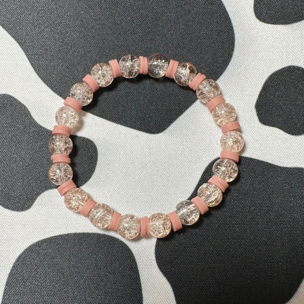 Bracelet de perles beige et effet craquelé/Bracelet fait main/Mignon/élastique/sur mesure/cadeau parfait/cadeau pour elle/bon cadeau