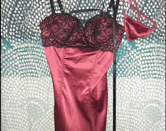 Frederick’s of Hollywood Red/Blk Lingerie (Seduction XS)