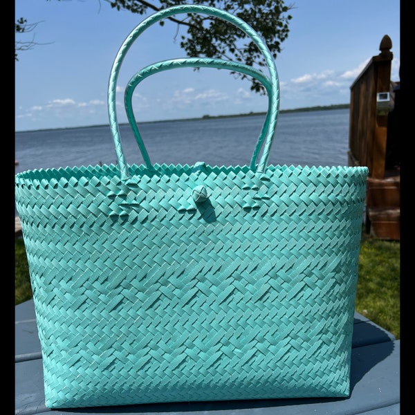 Beautiful Beach Bag finely handwoven Penan craft from Malaysia. Great for Pool Parties or walk around town. Perfect gift for Her.
