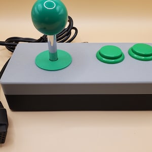 Atari 7800 und 7800+ Zwei-Button-Arcade-Joystick (Sanwa Style, 8-Wege) Green