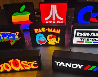 Lightbox para jogos de computador e videogame retrô: Atari, Apple, Commodore, Tandy, PowerPC e muito mais.