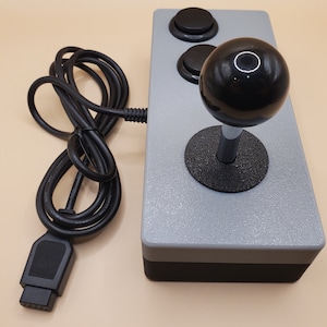 Atari 7800 und 7800+ Zwei-Button-Arcade-Joystick (Sanwa Style, 8-Wege) Bild 4