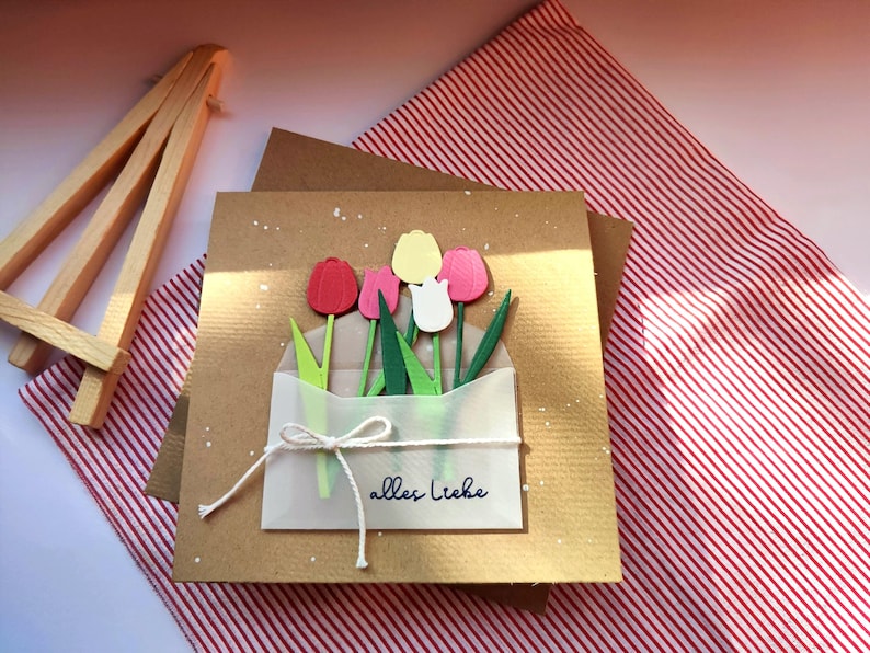 Carte d'anniversaire avec des fleurs dans une enveloppe faite à la main | Carte 3D avec tulipes, fête des mères, anniversaire de mariage, anniversaire, fiançailles, mariage image 3