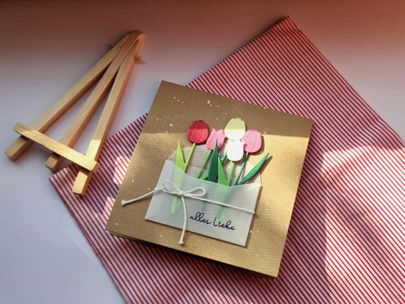 Carte d'anniversaire avec des fleurs dans une enveloppe faite à la main | Carte 3D avec tulipes, fête des mères, anniversaire de mariage, anniversaire, fiançailles, mariage image 5