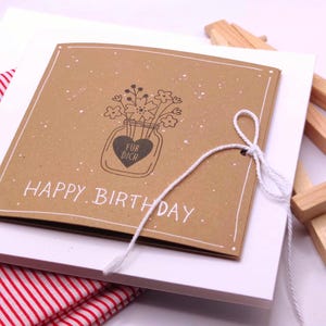 Karte zum Geburtstag mit Gutscheinfach handgemacht | 3D-Karte mit Blumenstrauß, Happy Birthday & Gutscheinhalterung