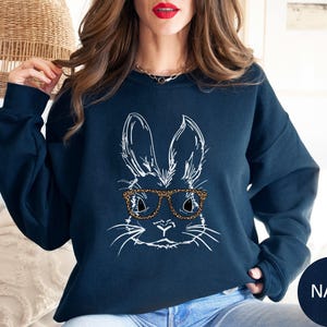 Sweat-shirt lapin à lunettes léopard, Sweat-shirt de Pâques, Pull lapin de Pâques, Sweat à capuche lapin de Pâques, Cadeau de Pâques pour maman, T-shirt mignon de Pâques image 9