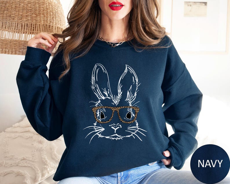 Sweat-shirt lapin à lunettes léopard, Sweat-shirt de Pâques, Pull lapin de Pâques, Sweat à capuche lapin de Pâques, Cadeau de Pâques pour maman, T-shirt mignon de Pâques image 9