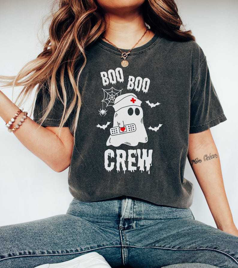 Halloween Nurse Shirt, Boo Boo Crew Shirt, Comfort Colors Boo Tshirt, Cute Halloween Shirt Nurse, Halloween RN Shirt, Ghost Nurse Crewneck afbeelding 1