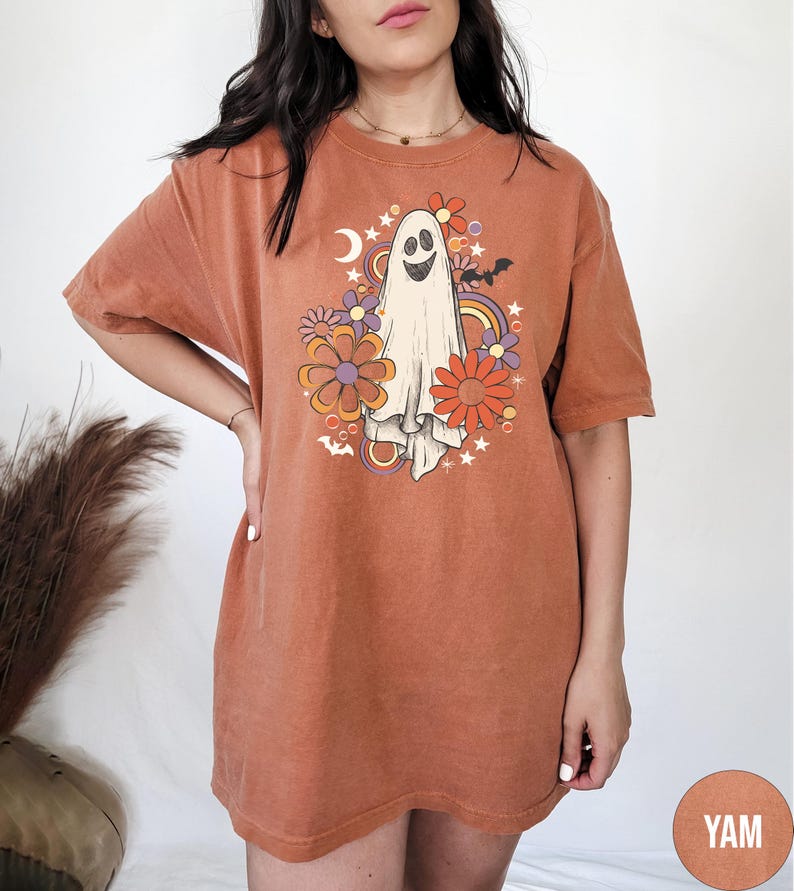 Floral Ghost Shirt, Comfort Colors Halloween Shirt, Retro Ghost Thsirt, retro Flowers Halloween Crewneck, Cute Ghost Spooky Season Tee afbeelding 3