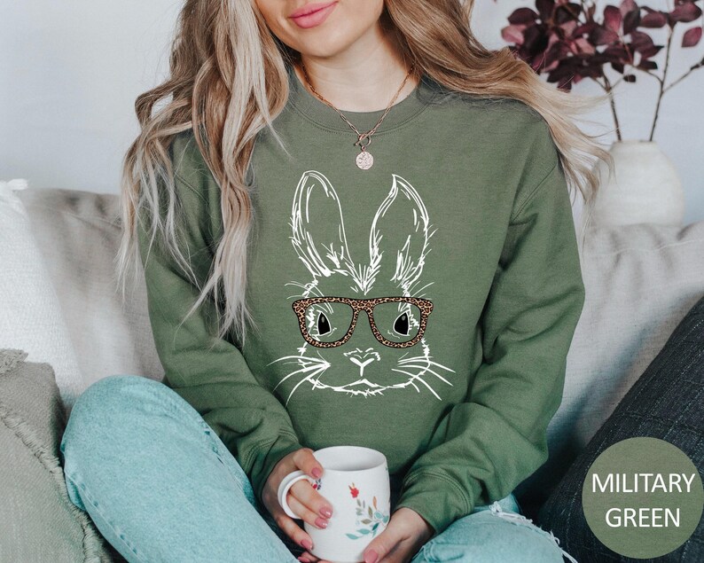Sweat-shirt lapin à lunettes léopard, Sweat-shirt de Pâques, Pull lapin de Pâques, Sweat à capuche lapin de Pâques, Cadeau de Pâques pour maman, T-shirt mignon de Pâques image 7