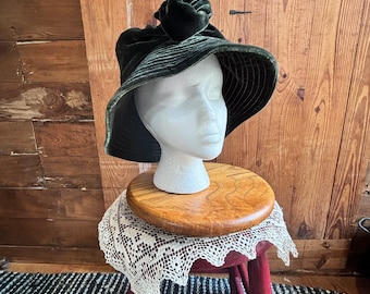 Kokin Vintage Black Velvet and Red Satin Pillbox Hat NWT Kokin Vintage Black Velvet and Red Satin Pillbox Hat NWT main image 4