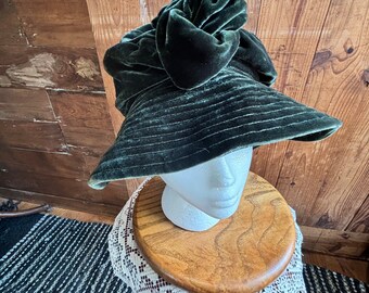 Kokin New York | Green Vintage Velvet Hat - Etsy display picture 2