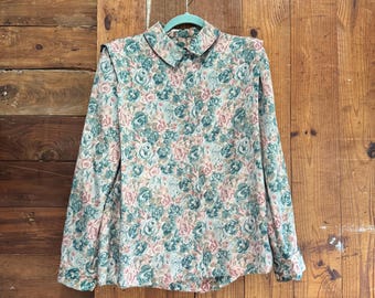 Beautiful Vintage Blouse with Floral Pastel Pattern and Scuplted details