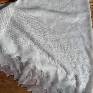 White Bridal Shawl | Vintage, Delicate | Wedding Accessories, Bridal Accessories