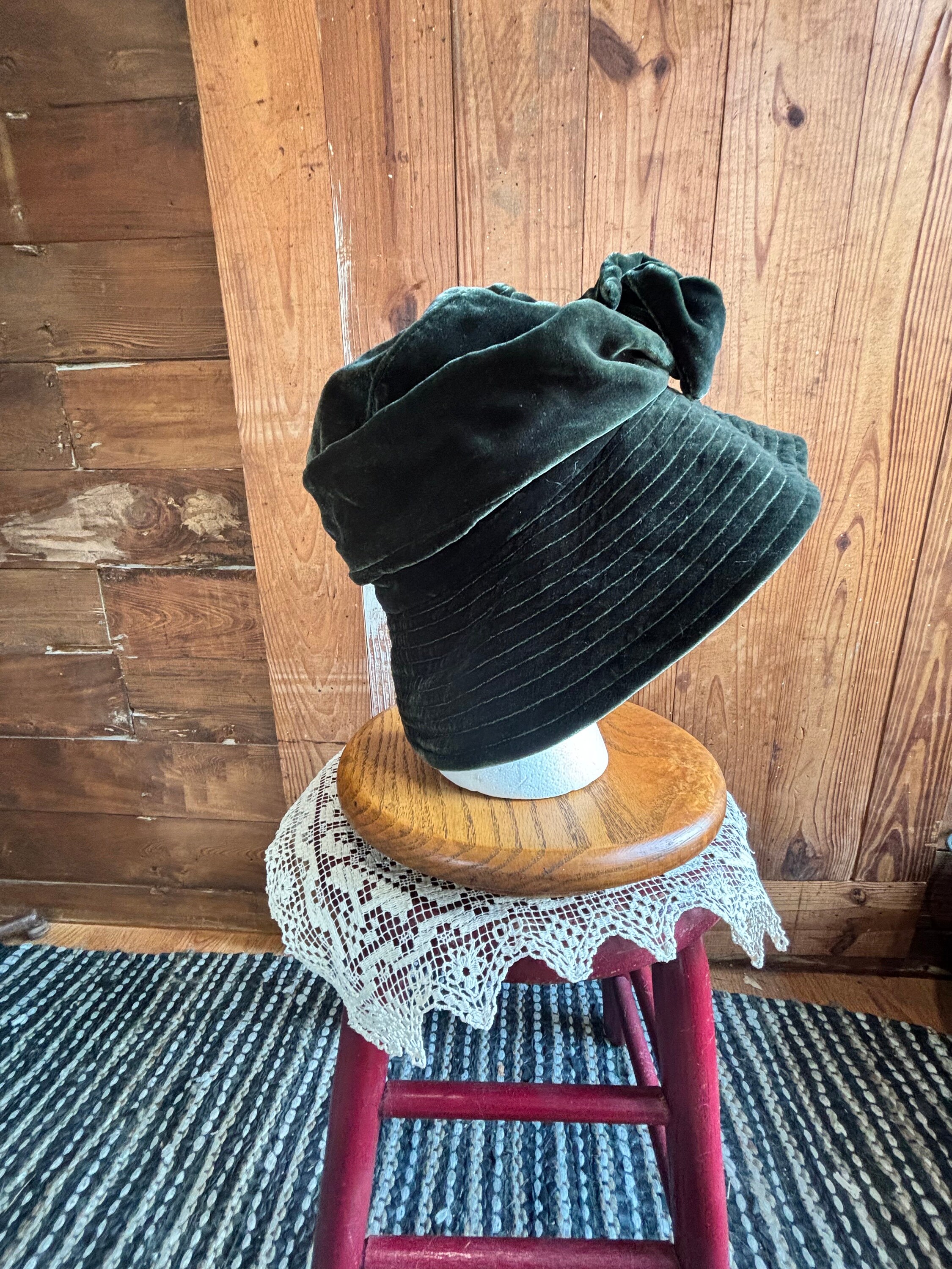 Vintage Kokin New York Mink Hat 1980s Mongolian Lamb Hat by Kokin | Flaunt the Fluff main image 4