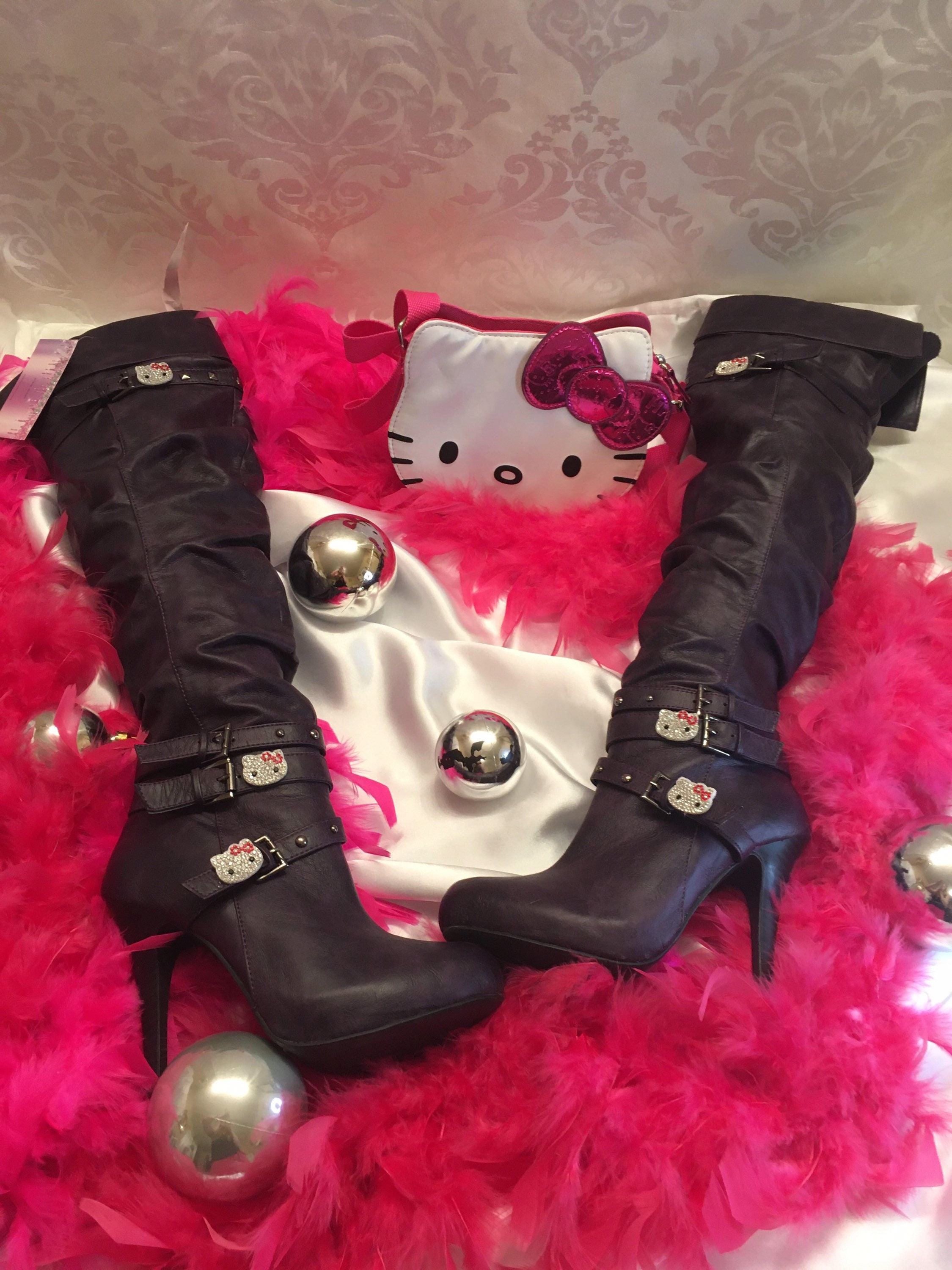 Gorgeous Vintage Y2k Tall Boots With Hello Kitty Crystal