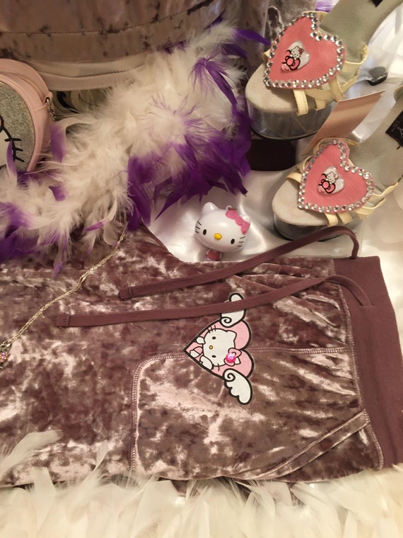 Adorable crushed velvet pink hello kitty tracksuit - image 5