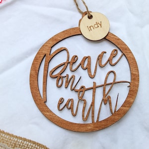 Vrede op aarde Kerst Ornament SVG, glowforge kerstmis svg laser gesneden bestand, glowforge ornament svg, aangepaste kerstmis ornament svg bestand