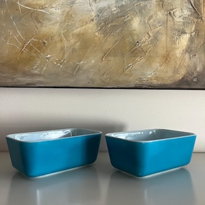 Fabulous Pair Of 1950&#39;s Pyrex Primary Blue #502-B Fridgie Refrigerator Dishes