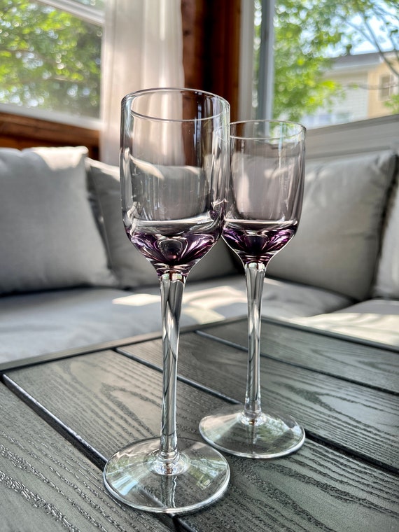 Hübsches Paar Lila Likör Dessert Weingläser mit klarem Glas Stiel
