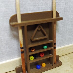 Tavolo da biliardo in scala 1:24 (metà scala), stampato in 3D in 3 colori, con supporto per la palla incluso. immagine 7