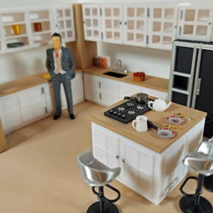 1:24 skala komplett frasier tv Küche, 15 Teile, Theke, Insel, Kühlschrank, 2 Wände, für Puppenhaus oder Diorama