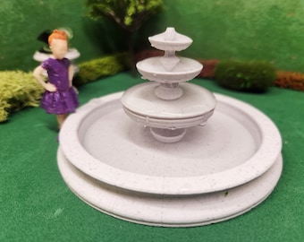 Skala 1:24 (halv skala) 3 Teir-fontän 3D-utskriven i marmorfärg för dockhus eller diarama. 3" eller 6".