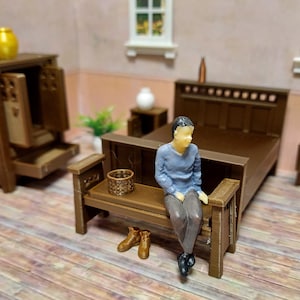 1:24 scale (half scale) craftsman bedroom set. bed, dresser, 2-night stands, foot bench for dollhouse or diorama