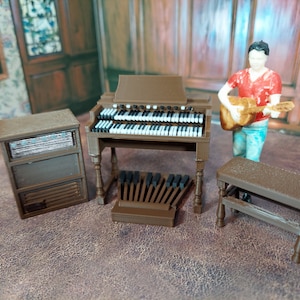 Hamond b2-Orgel aus den 1950er Jahren für Puppenhaus oder Diorama-Miniatur mit Bank 1:24 (halber Maßstab)