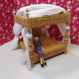 Hemelbed op schaal 1:24 (halve schaal) voor poppenhuis of diarama