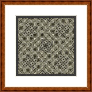 K&ouml;nnte beinhalten: Ein quadratisches gerahmtes Kunstwerk mit dunkel anthrazitfarbenem Hintergrund und einem dichten, komplizierten geometrischen Muster aus d&uuml;nnen, hell cremefarbenen Linien, die ein komplexes Gitter aus verbundenen Quadraten und Rechtecken bilden.