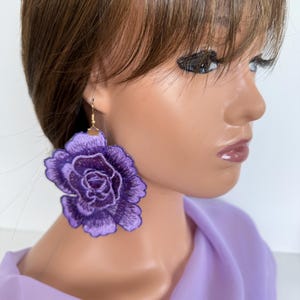 Lilac lace earrings, Lightweight lace earrings, Lilac dangle drop earrings, Flower textile earrings, Bridal earrings, Statement earrings