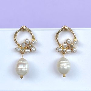 Freshwater white pearl earrings, Gold flower earrings, Statement earrings, Bridesmaid earrings, Wedding earrings, River pearl earrings