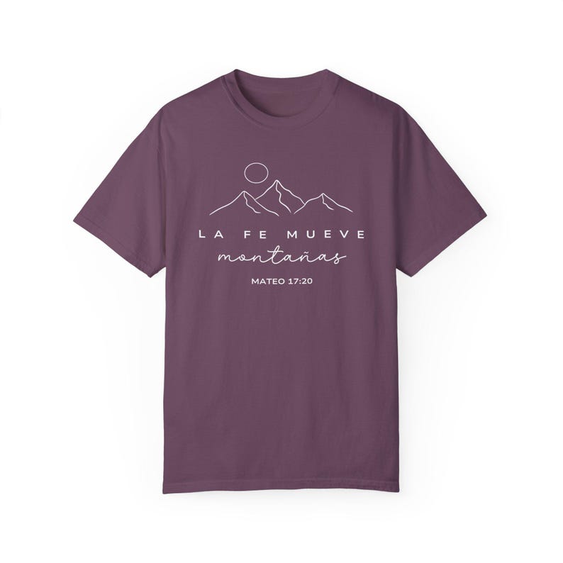 Camisa Cristiana for Hispanic, Christian Shirt in Spanish Faith can move mountains, Versículo de la Biblia en Español, Believer gift her image 8