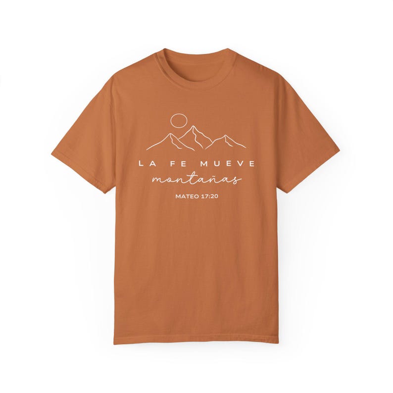 Camisa Cristiana for Hispanic, Christian Shirt in Spanish Faith can move mountains, Versículo de la Biblia en Español, Believer gift her image 4